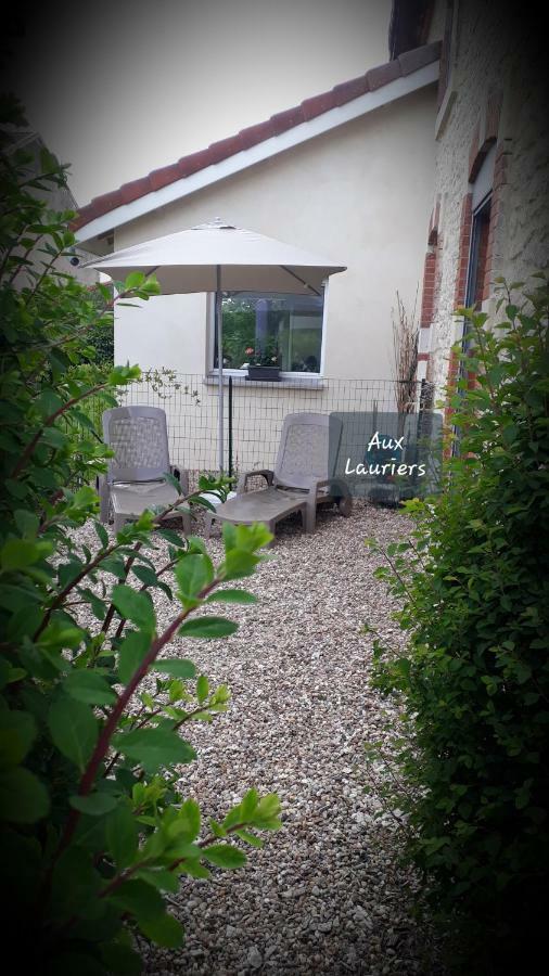 Gite Aux Lauriers Lacroix-sur-Meuse ภายนอก รูปภาพ